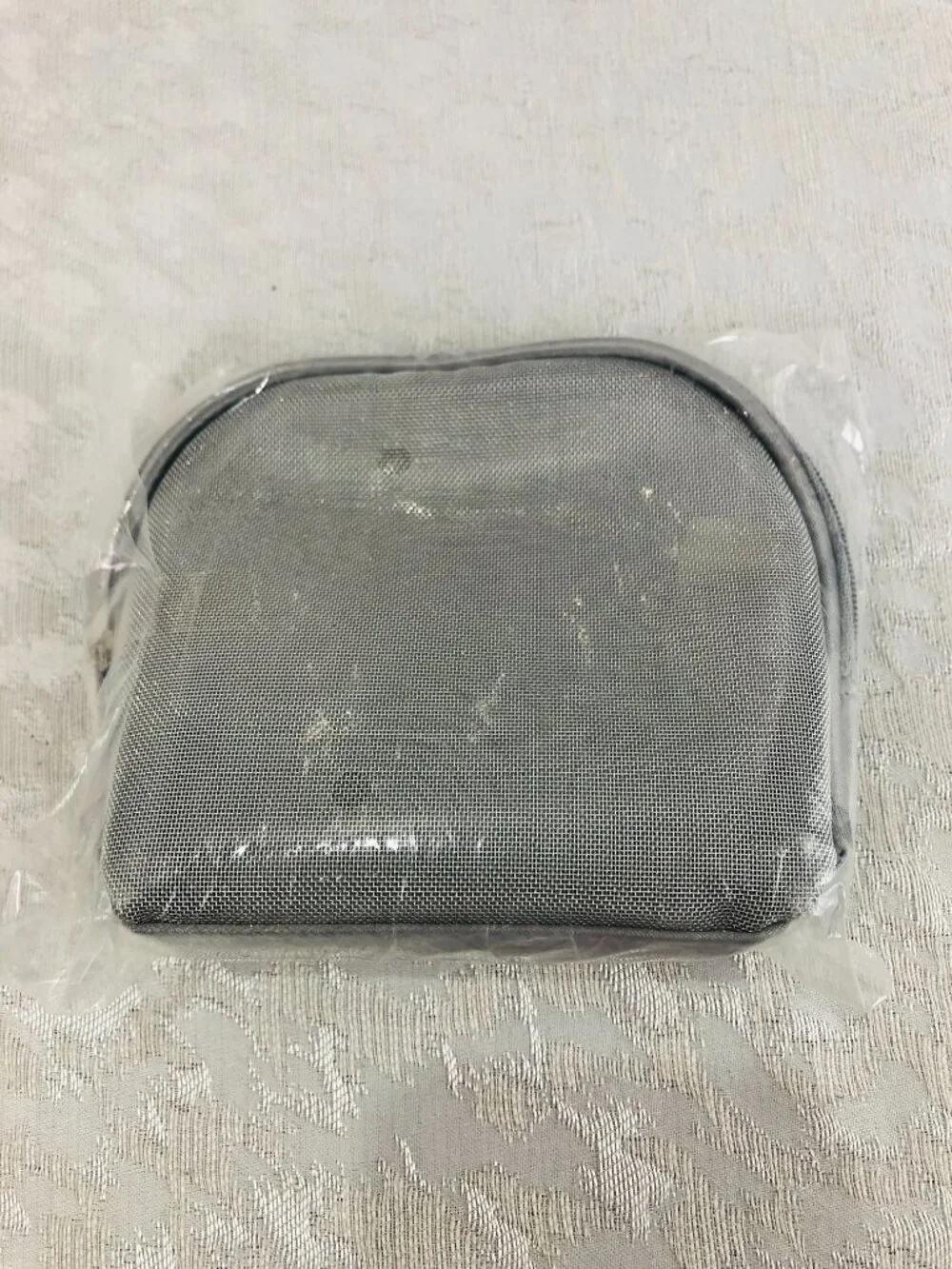 Neutrogena Silver Mesh Cosmetic Bag + 3 Hydro Boost Gel-Cream Minis NWT